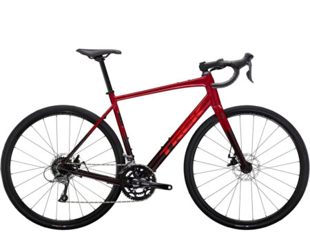 Trek Domane AL 2 punainen maantiepyörä