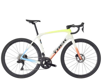 Trek Domane SL 6 Gen 4 Era White Fade maantiepyörä