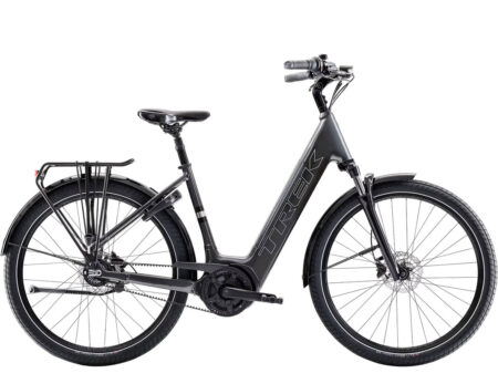 Trek sähköpyörä District+ 3 Lowstep Bosch 545Wh hihnaveto musta